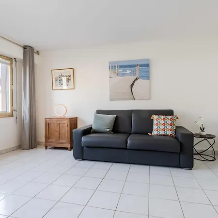 Apartment Studio Le Hoc-2 By Interhome Deauville